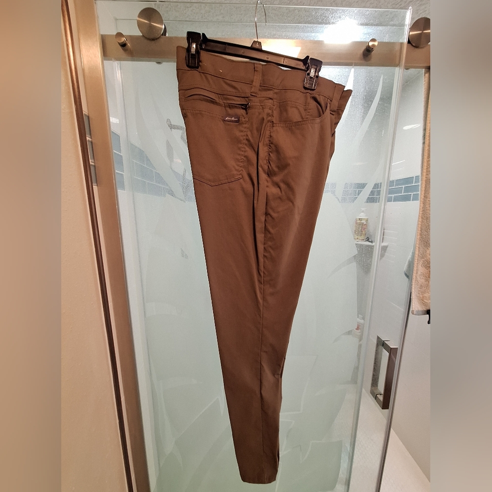 Eddie Bauer Men's Pants in Olive